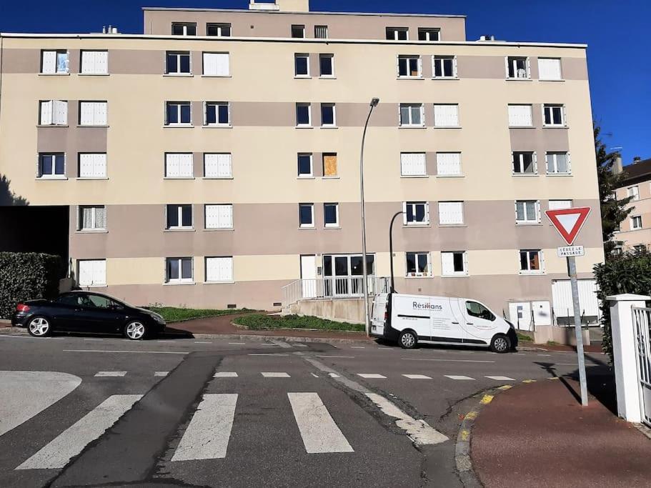Songe Tropical-inviri. Chu. Parking Aise. Limoges